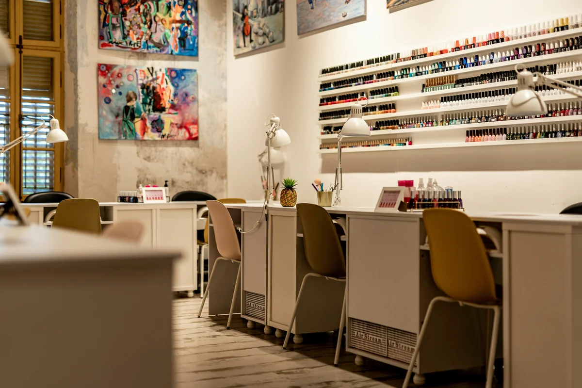 Nagelstudio CB Nails Schaffhausen mit modernem Interior